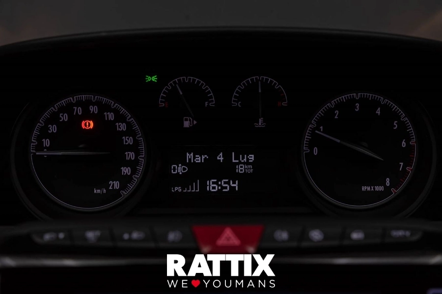 Lancia Ypsilon 1.0 firefly hybrid 70CV PLATINO Nero Vulcano  Nuovo foto 14
