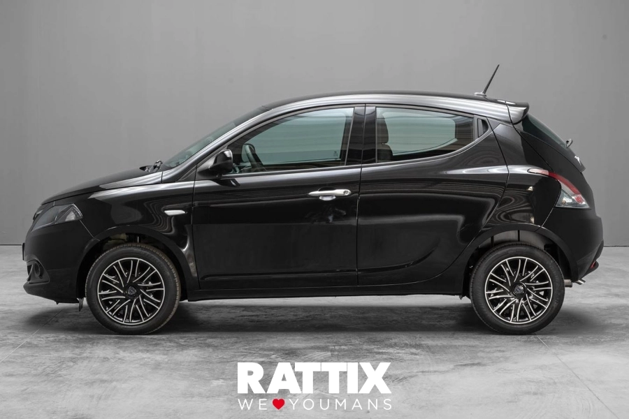Lancia Ypsilon 1.0 firefly hybrid 70CV PLATINO Nero Vulcano  Nuovo foto 2