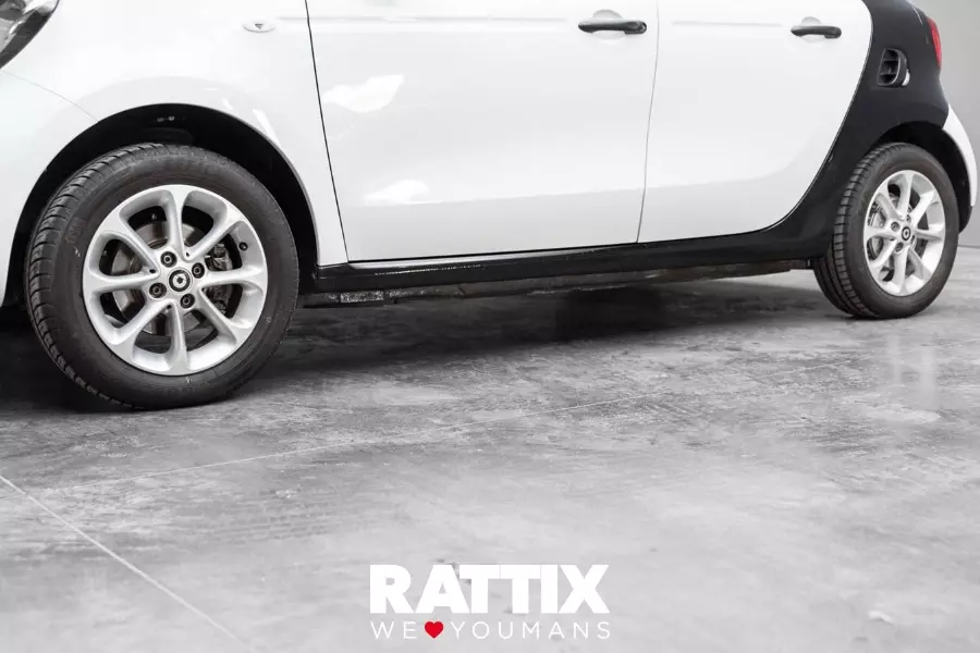  SMART Forfour II 2015 Usato Bianco foto 4